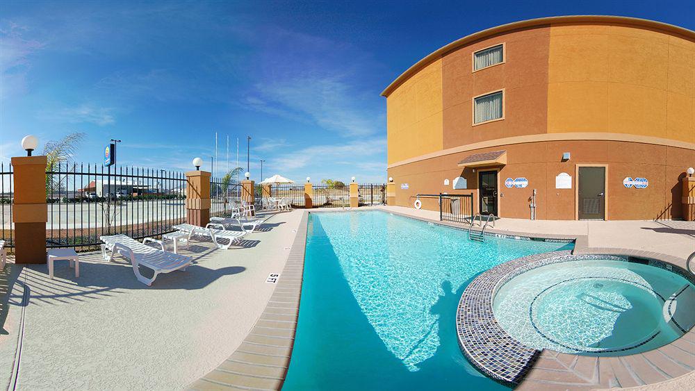 Navasota Comfort Inn & Suites מראה חיצוני תמונה