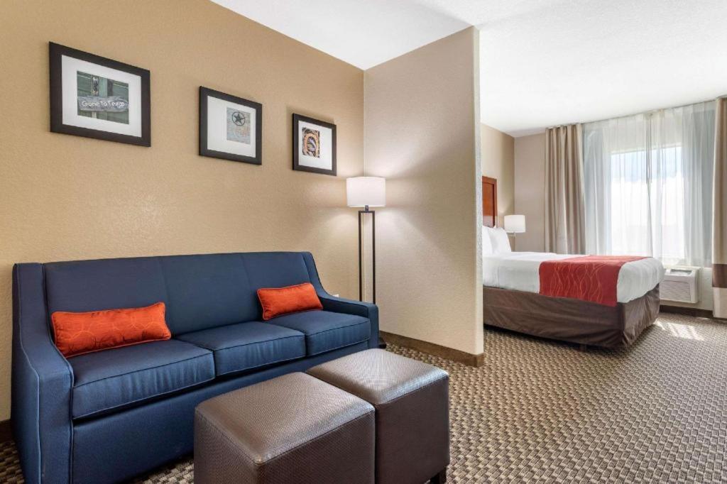 Navasota Comfort Inn & Suites מראה חיצוני תמונה