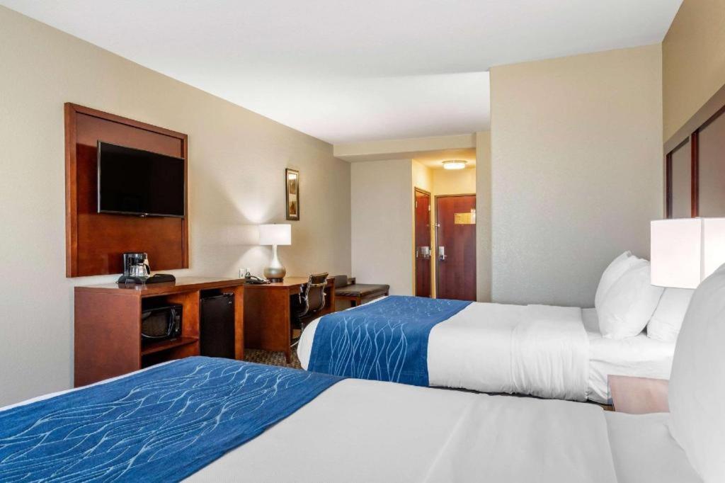 Navasota Comfort Inn & Suites מראה חיצוני תמונה