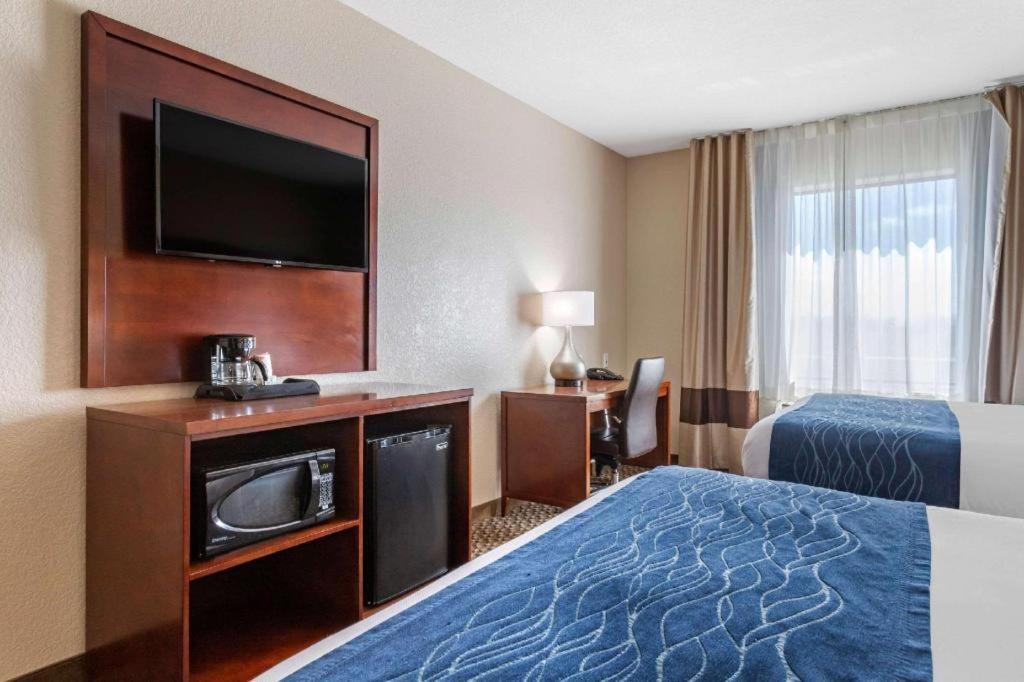Navasota Comfort Inn & Suites מראה חיצוני תמונה