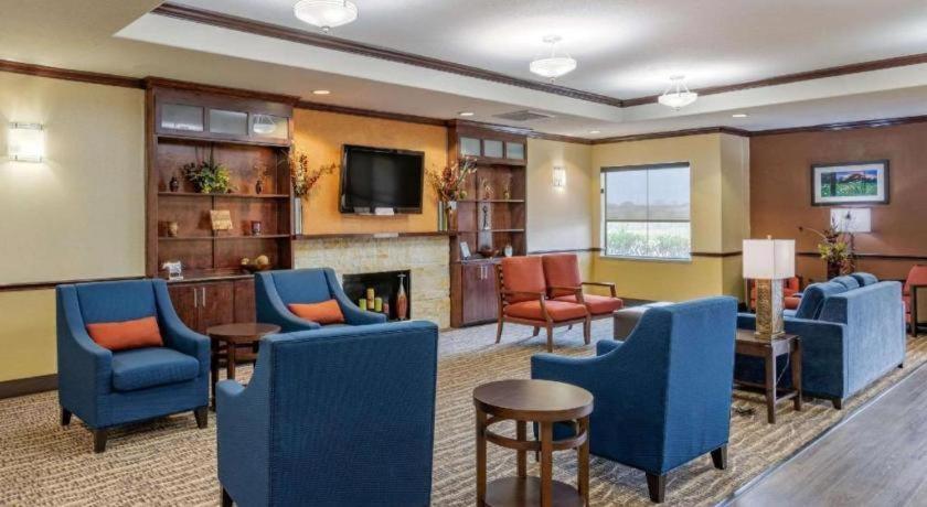 Navasota Comfort Inn & Suites מראה חיצוני תמונה
